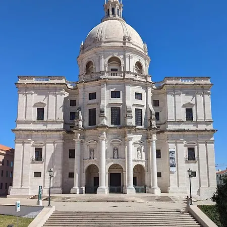 مكان تخييم D I N Lisboa