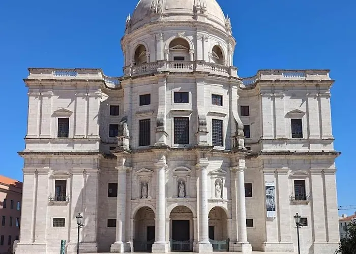 مكان تخييم D I N Lisboa